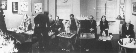 Blindfold Chess Match. January 6, 1945. At The Imagery of Chess exhibition. Julien Levy Gallery, New York. 